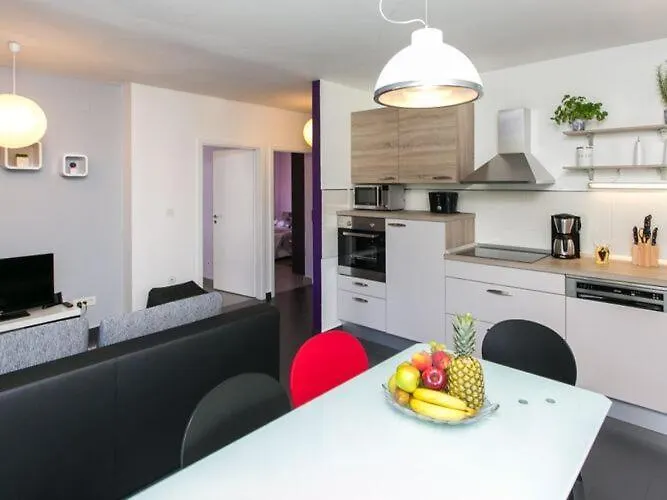 Apartment Lapad Bay- Luxury Two-Bedroom Apartment With Balcony Black-Ivani Evi
