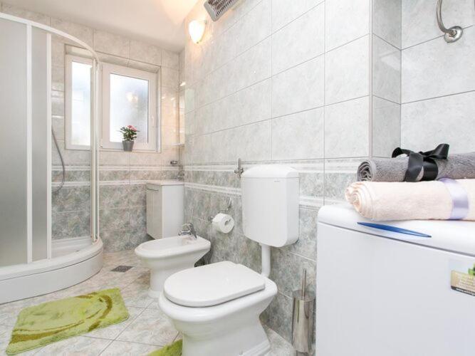 Lapad Bay- Luxury Two-bedroom With Balcony Black-ivani Evi
