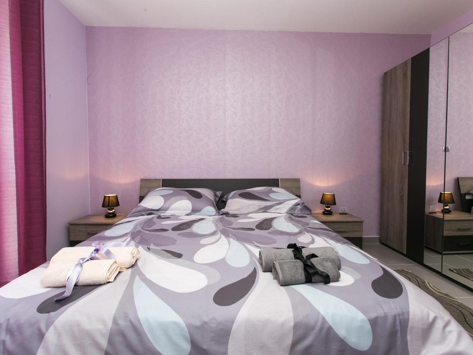 Apartment Lapad Bay- Luxury Two-bedroom With Balcony Black-ivani Evi